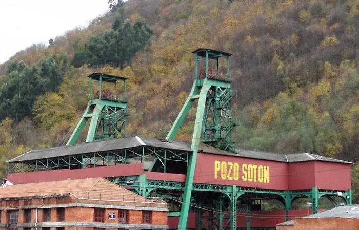 De La Cuenca Ii Con Parking Privado * Mieres (Asturias)